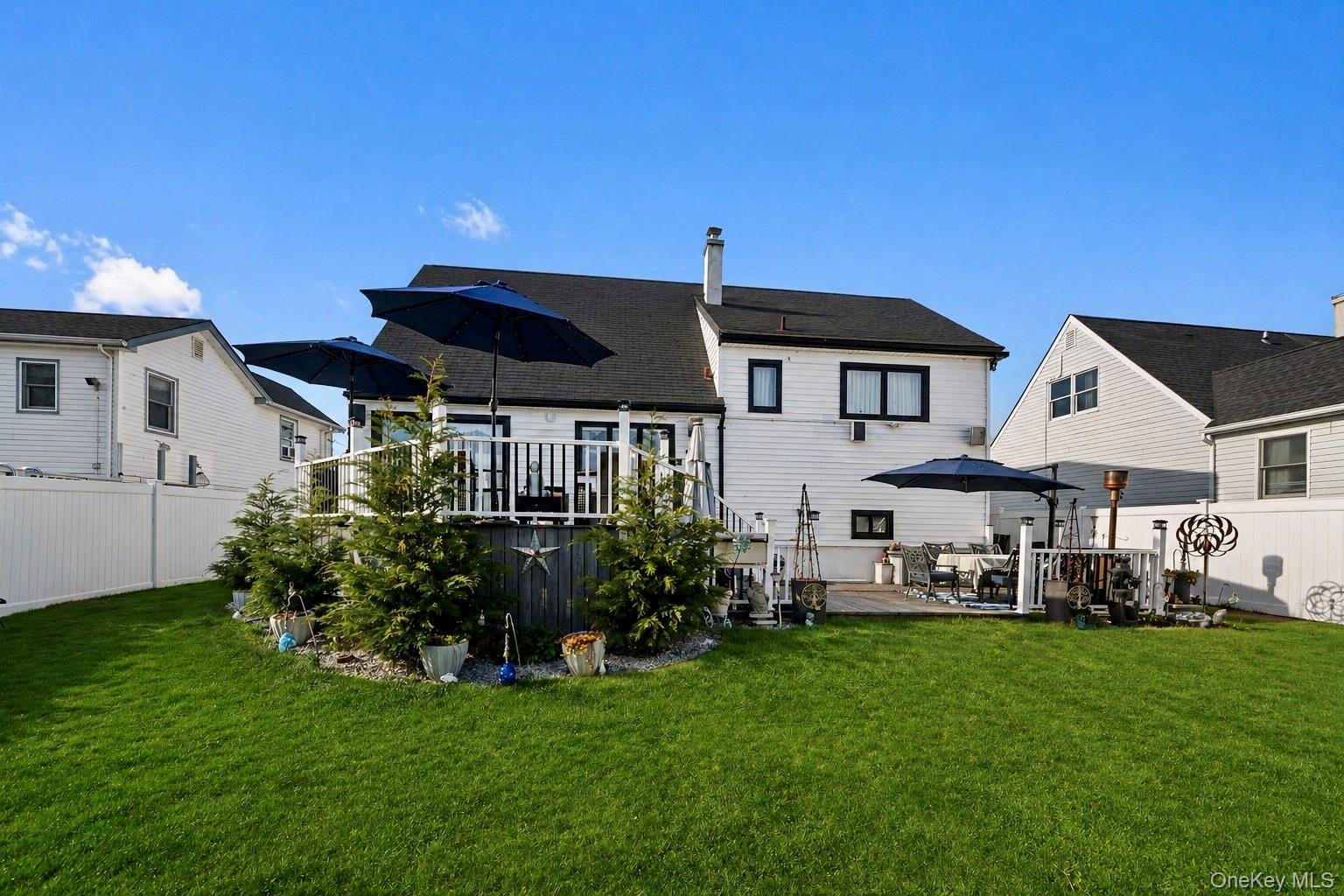 Single Family Noon  Nassau County, NY 11520, MLS-983788-25