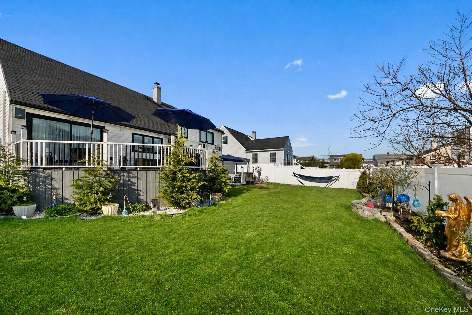 Single Family Noon  Nassau County, NY 11520, MLS-983788-26