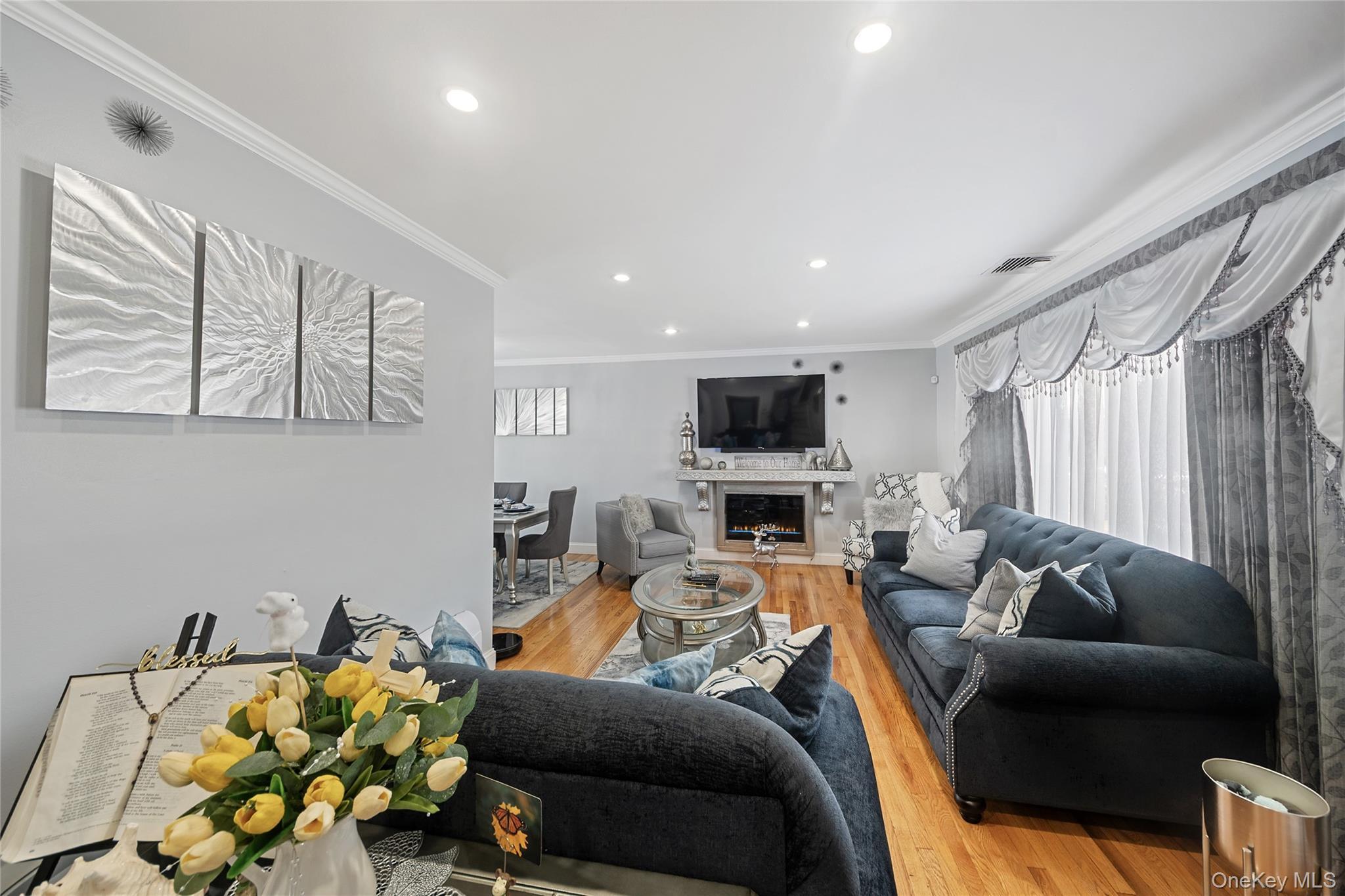 Single Family Noon  Nassau County, NY 11520, MLS-983788-4