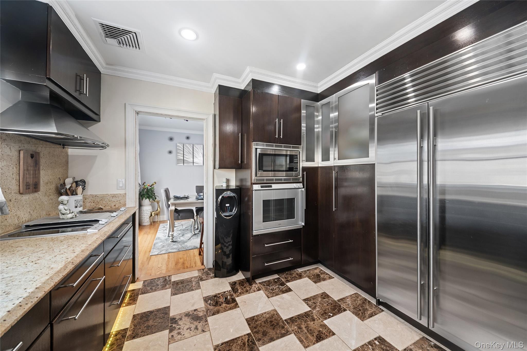 Single Family Noon  Nassau County, NY 11520, MLS-983788-9