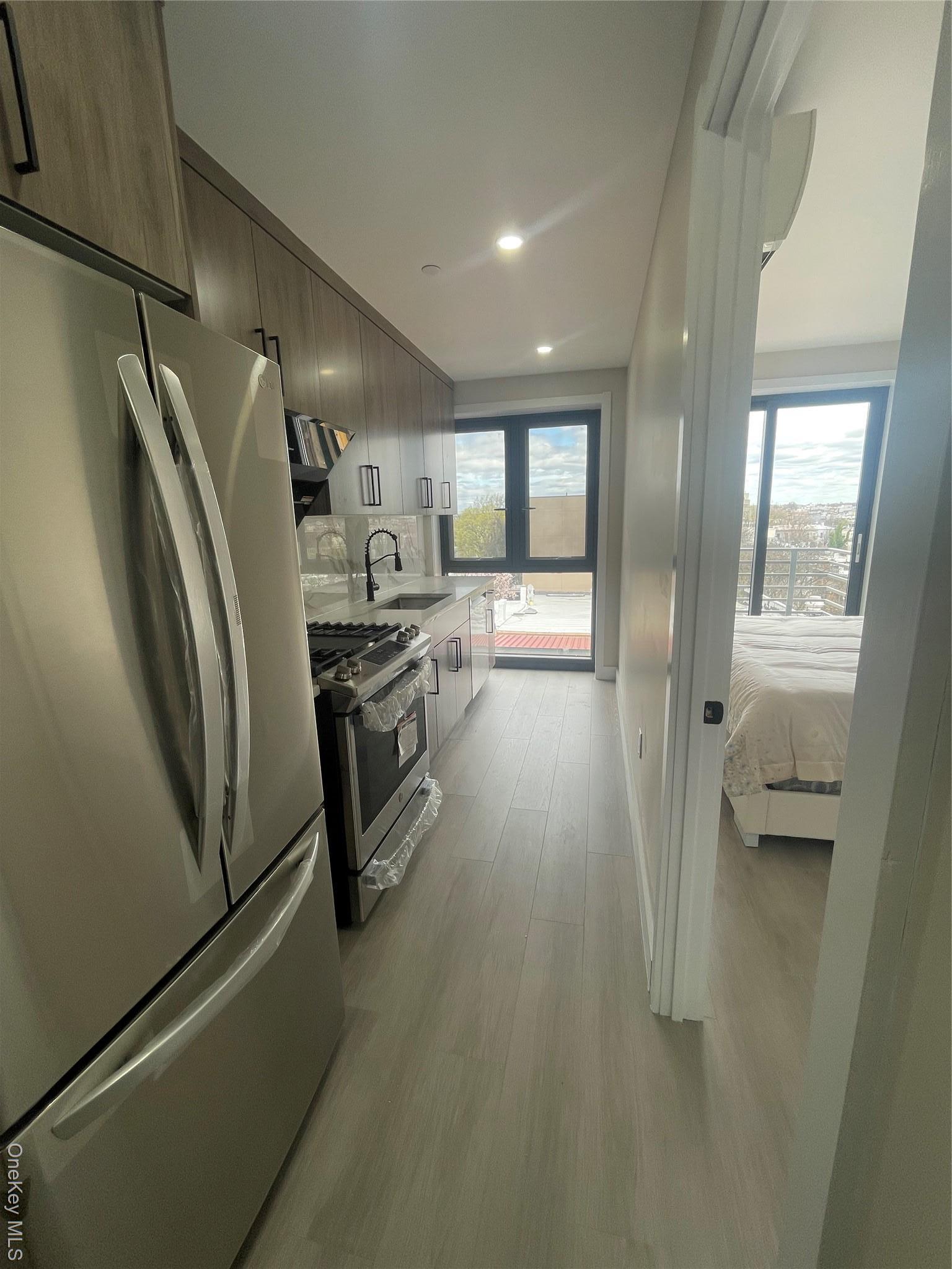 Condo Broadway  Brooklyn, NY 11221, MLS-983876-3