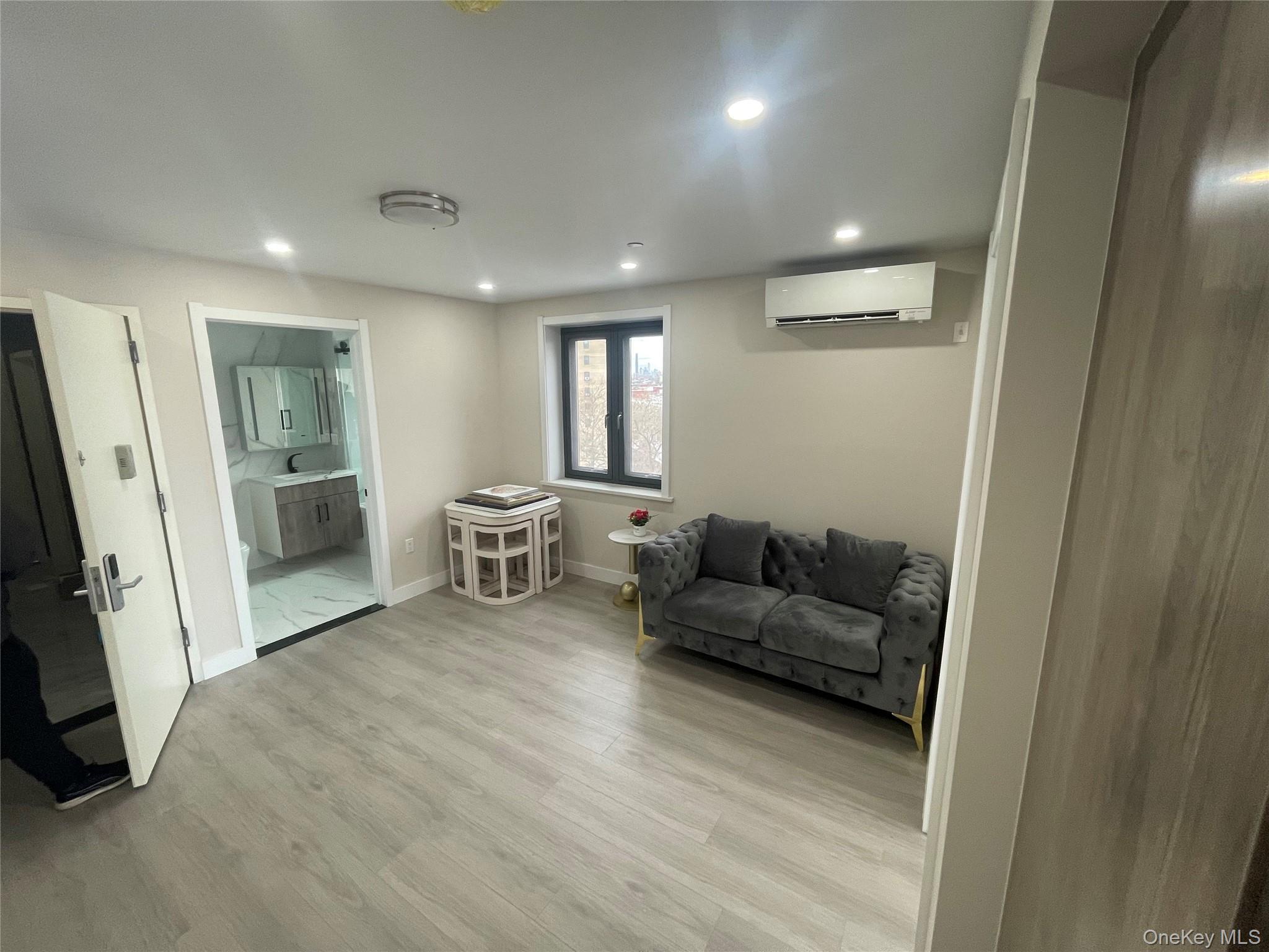 Condo Broadway  Brooklyn, NY 11221, MLS-983876-4