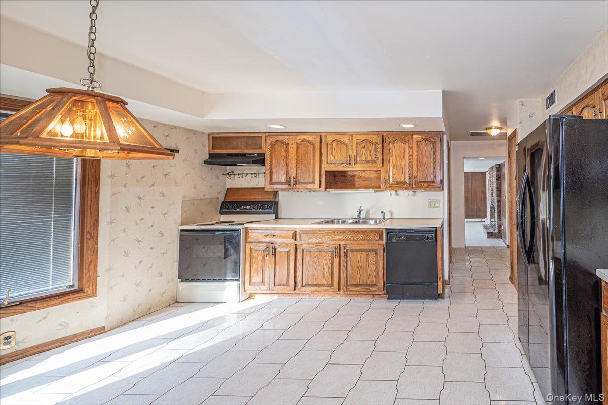 Single Family Oak  Suffolk County, NY 11715, MLS-983895-10