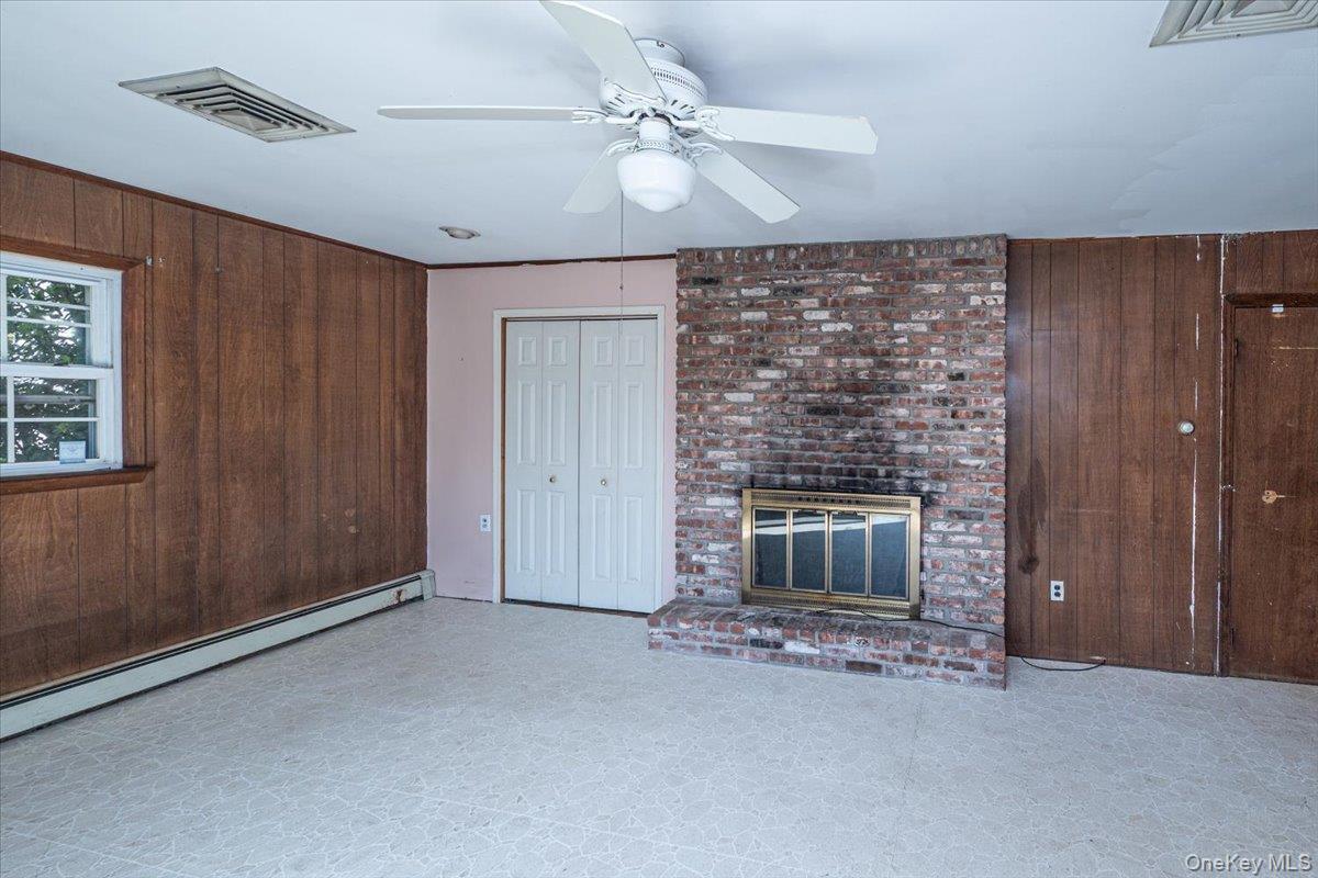 Single Family Oak  Suffolk County, NY 11715, MLS-983895-17
