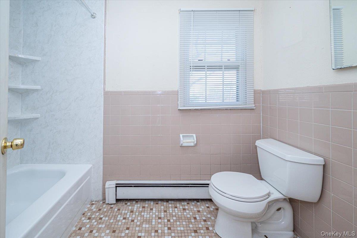 Single Family Oak  Suffolk County, NY 11715, MLS-983895-20