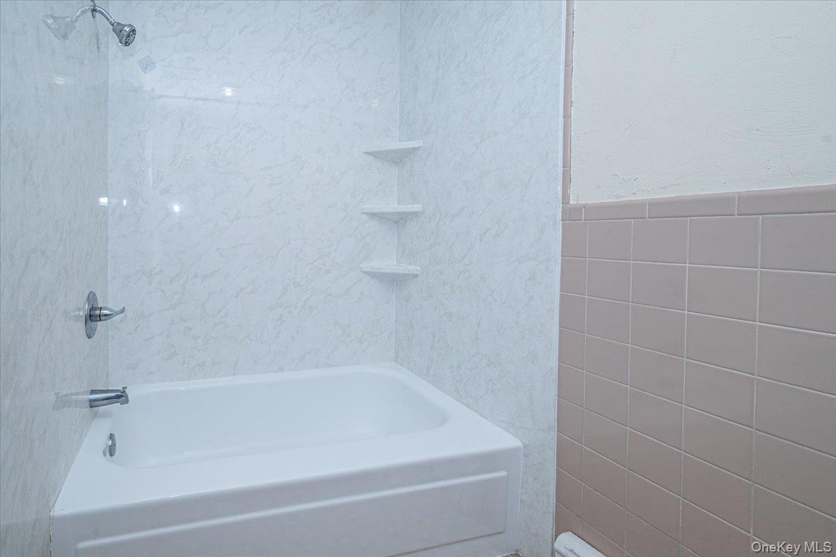 Single Family Oak  Suffolk County, NY 11715, MLS-983895-21