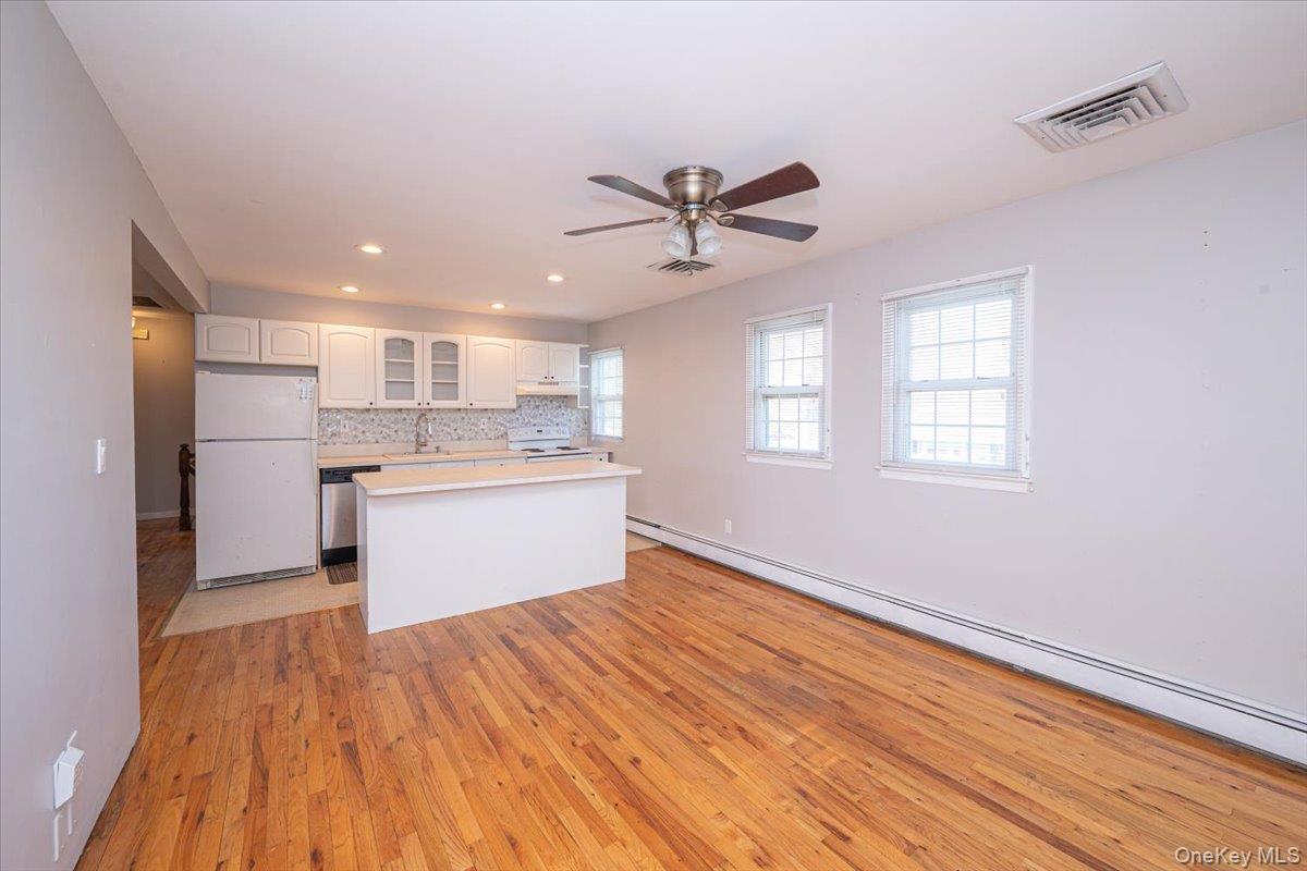 Single Family Oak  Suffolk County, NY 11715, MLS-983895-24