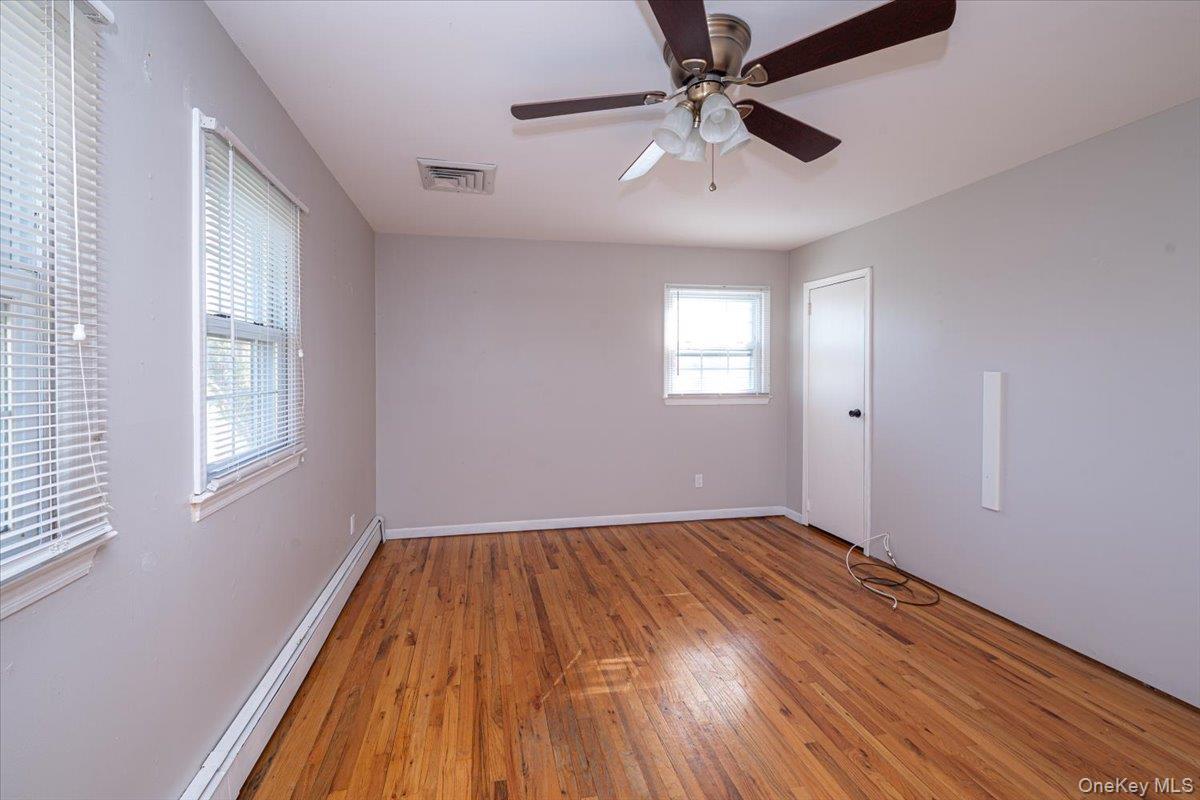 Single Family Oak  Suffolk County, NY 11715, MLS-983895-27