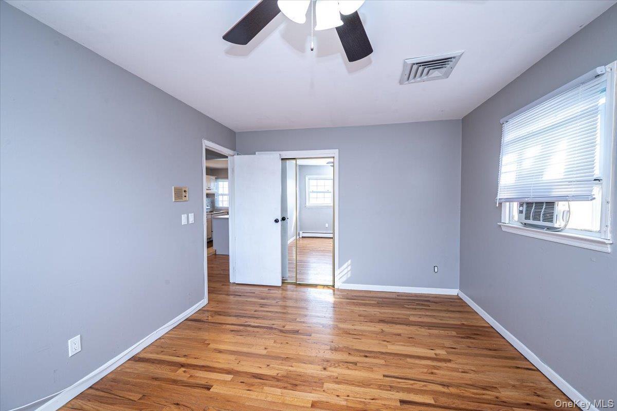 Single Family Oak  Suffolk County, NY 11715, MLS-983895-28