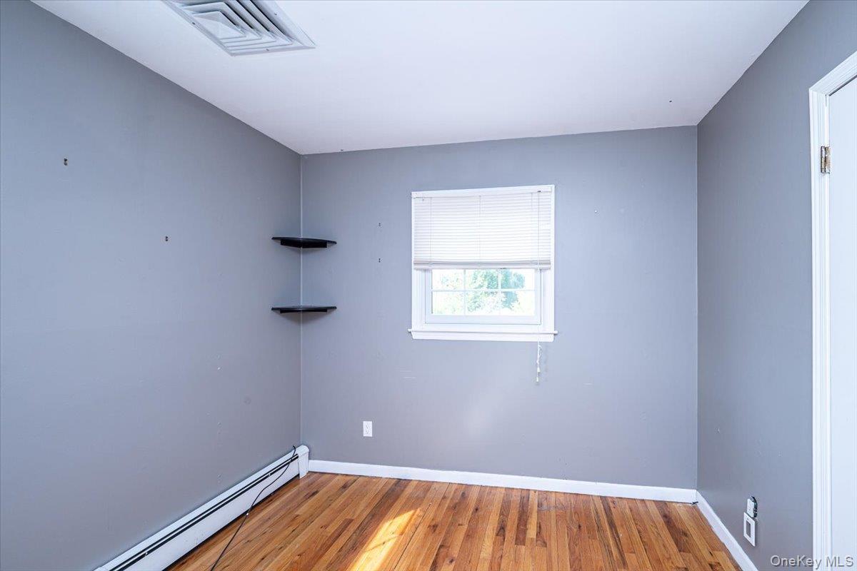 Single Family Oak  Suffolk County, NY 11715, MLS-983895-30