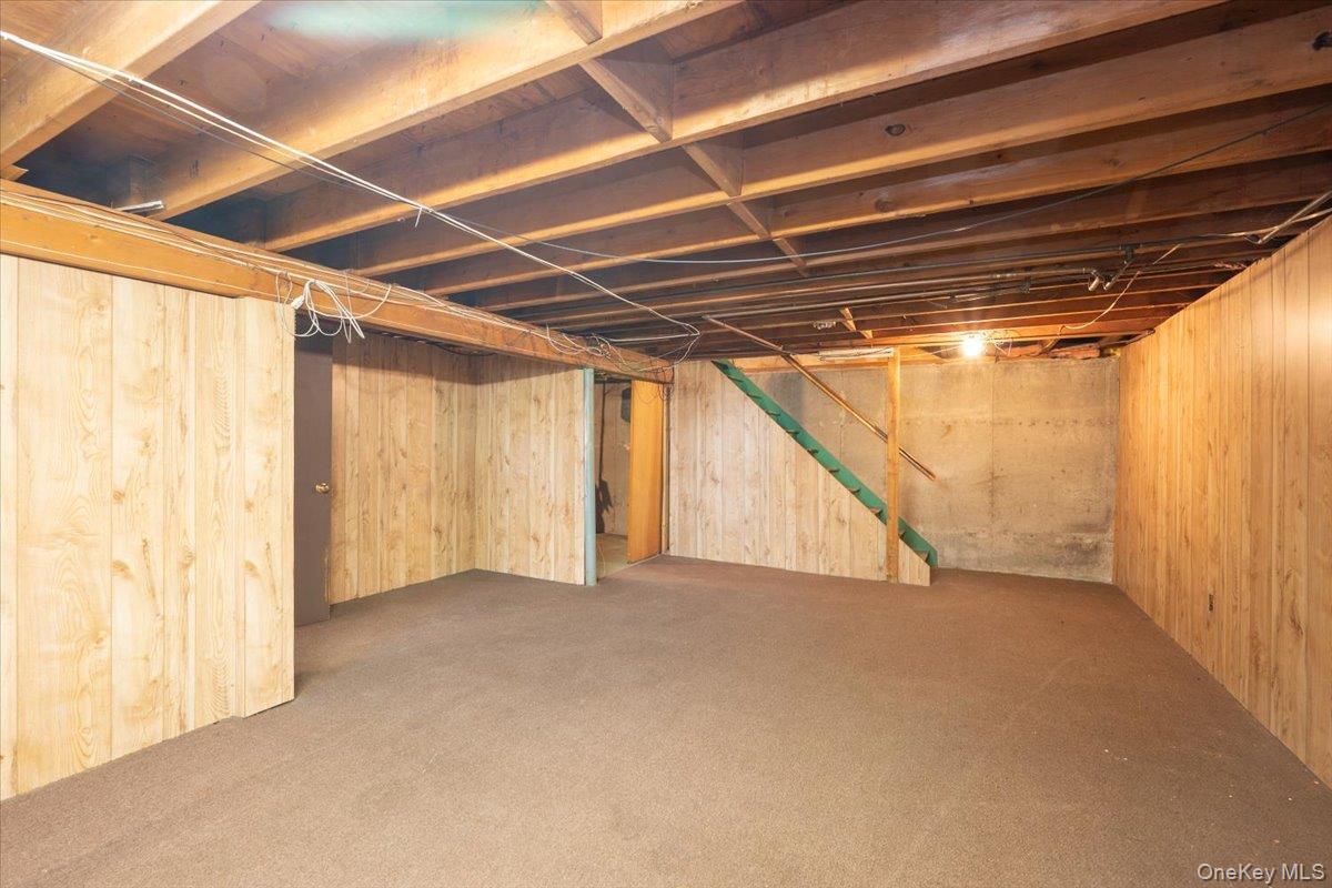 Single Family Oak  Suffolk County, NY 11715, MLS-983895-32
