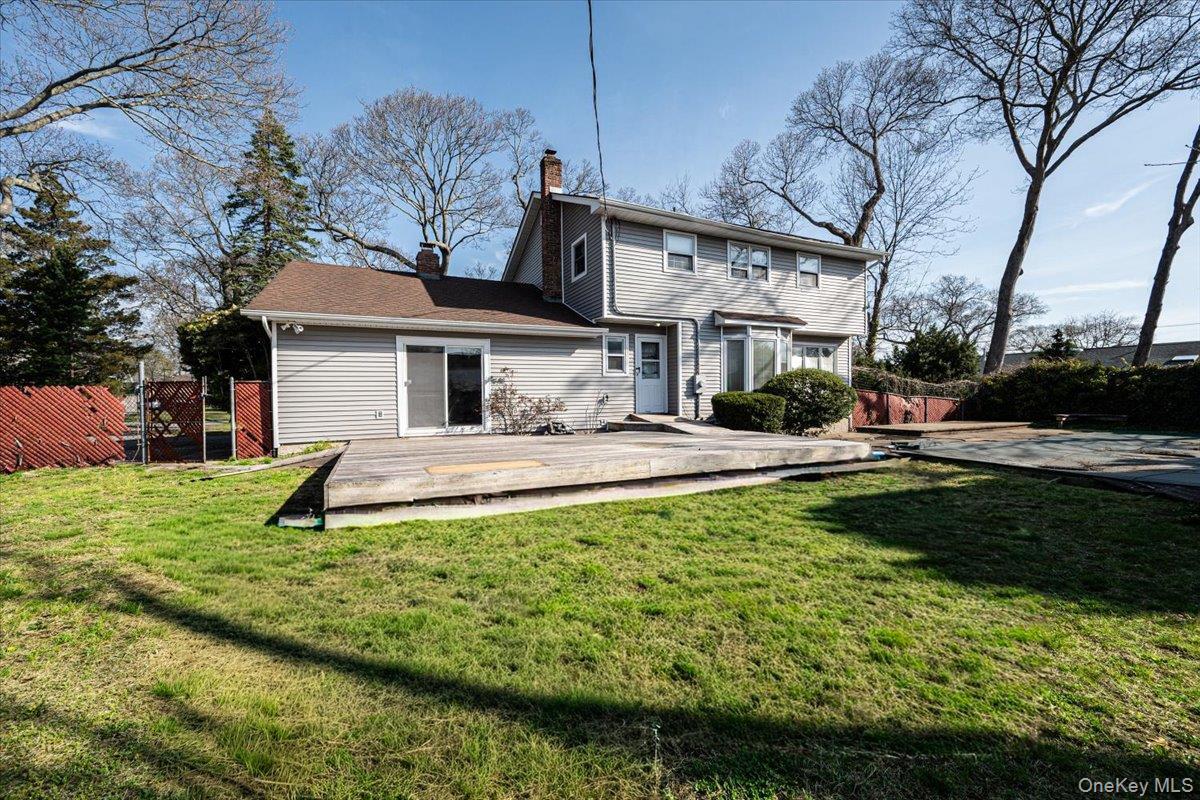 Single Family Oak  Suffolk County, NY 11715, MLS-983895-37
