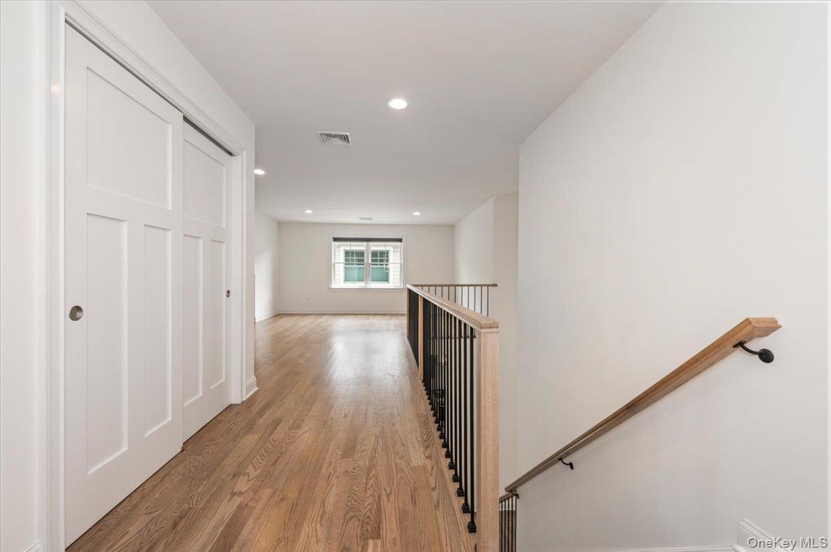 Condo Spring Meadow  Westchester County, NY 10589, MLS-983916-27