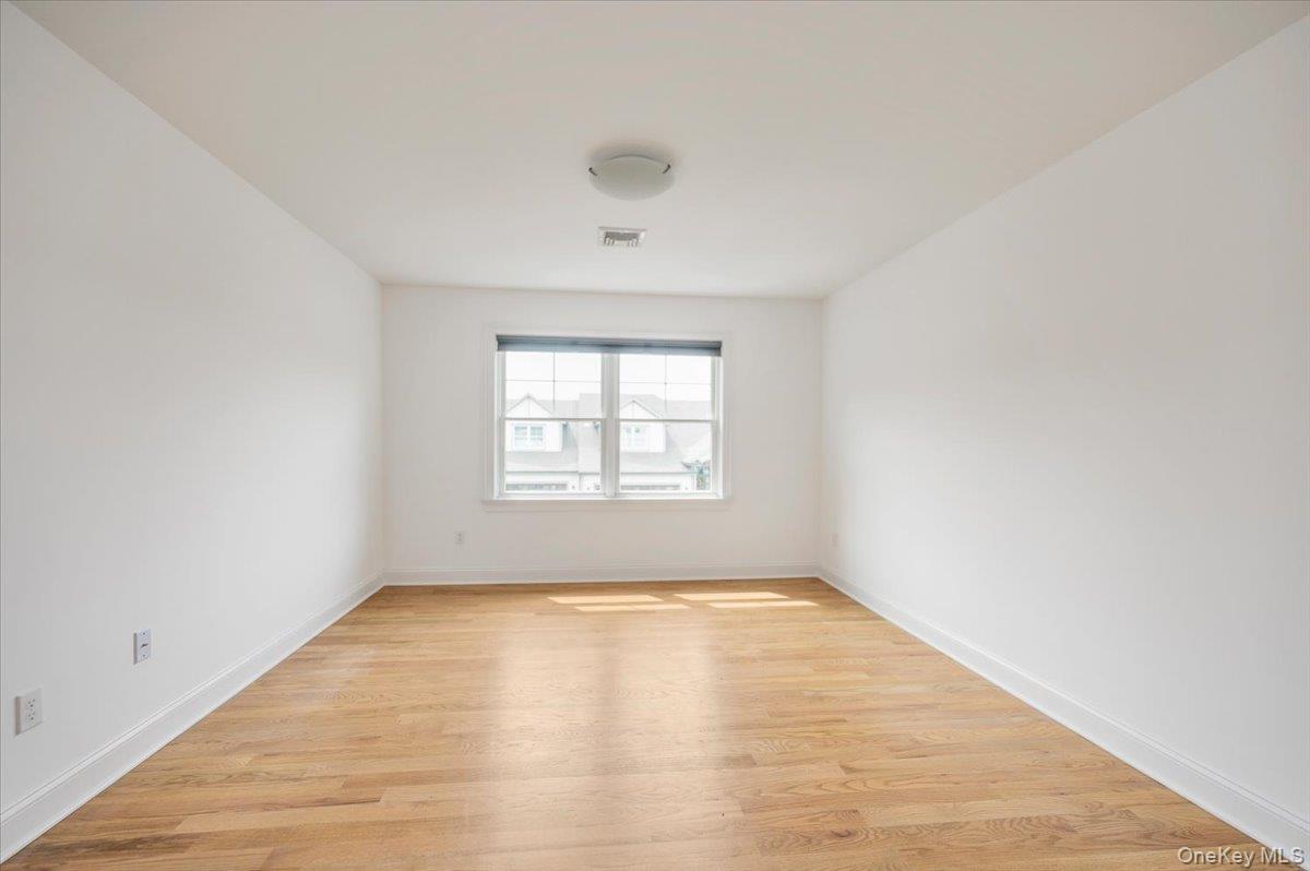 Condo Spring Meadow  Westchester County, NY 10589, MLS-983916-33