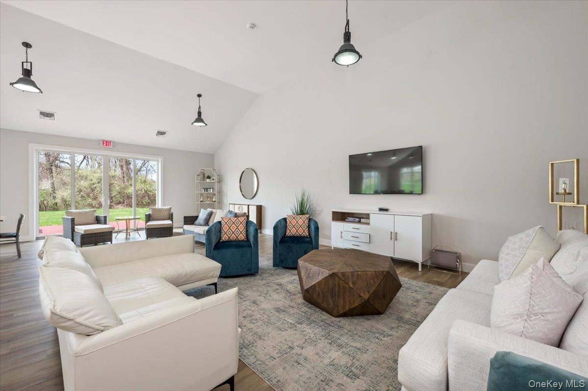 Condo Spring Meadow  Westchester County, NY 10589, MLS-983916-44