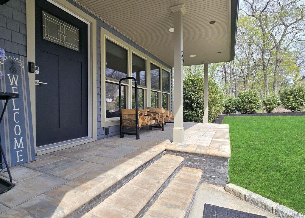 Single Family Ridgewood  Suffolk County, NY 11784, MLS-983954-2