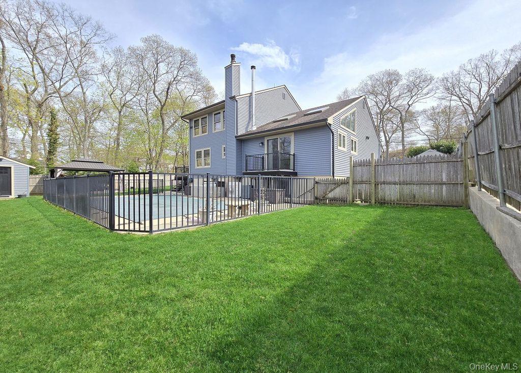 Single Family Ridgewood  Suffolk County, NY 11784, MLS-983954-4