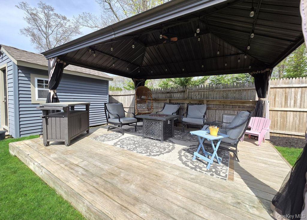 Single Family Ridgewood  Suffolk County, NY 11784, MLS-983954-6