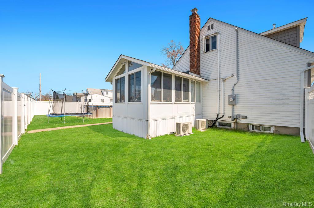 Single Family 33rd  Suffolk County, NY 11757, MLS-983970-10