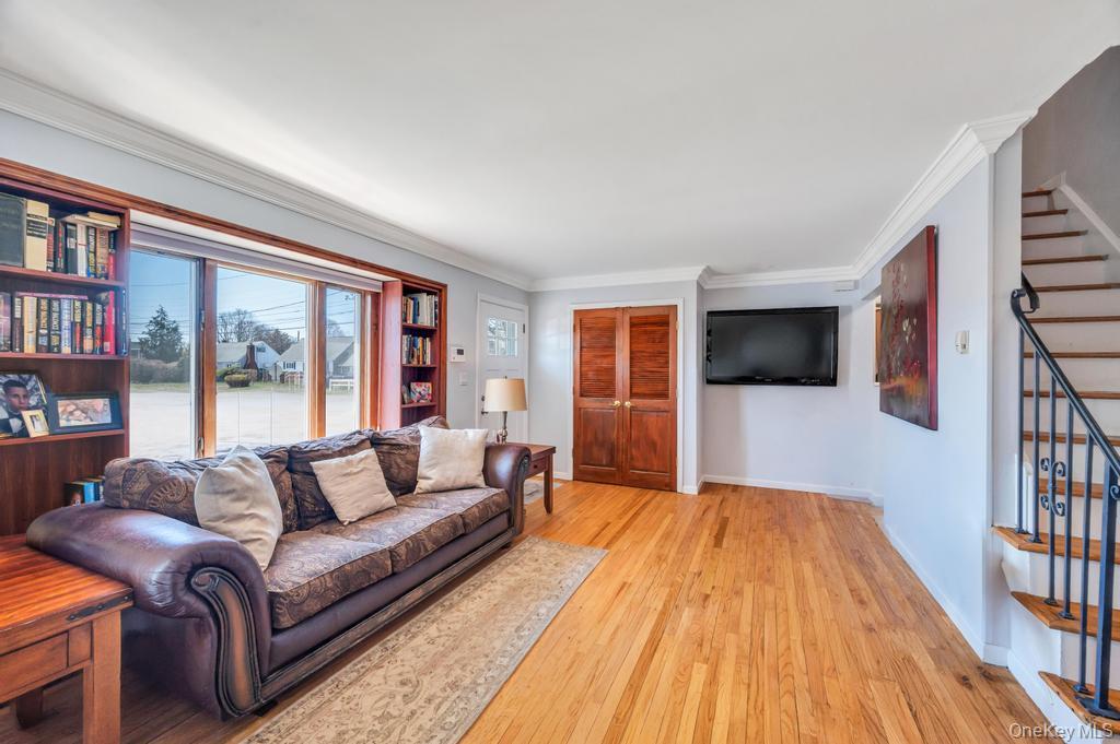 Single Family 33rd  Suffolk County, NY 11757, MLS-983970-15