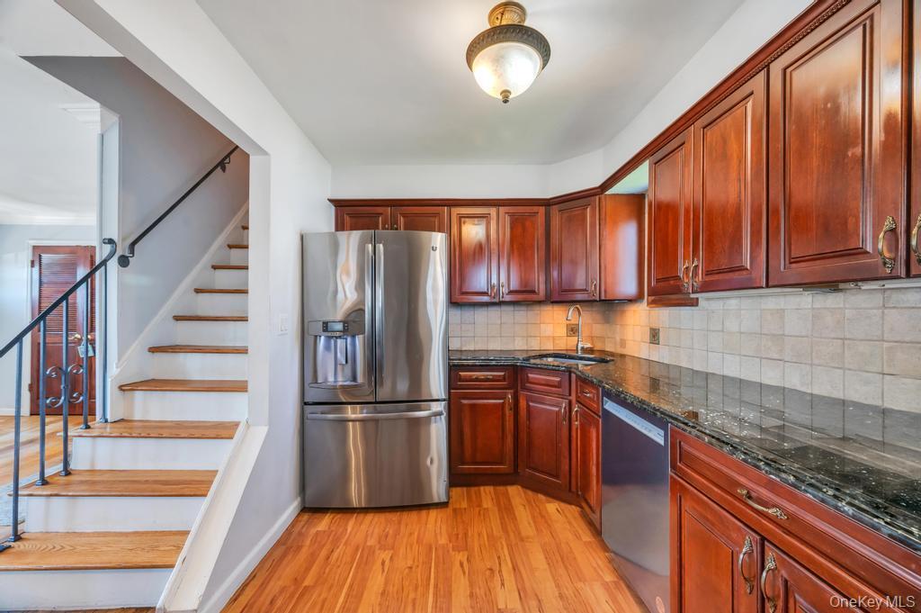 Single Family 33rd  Suffolk County, NY 11757, MLS-983970-19