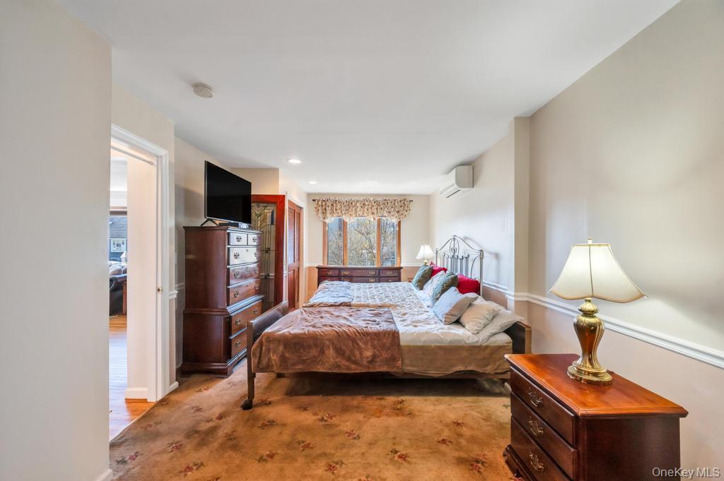 Single Family 33rd  Suffolk County, NY 11757, MLS-983970-23