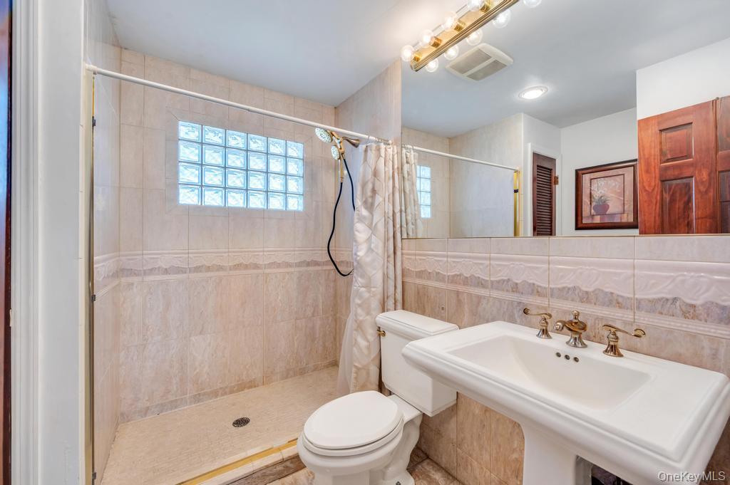 Single Family 33rd  Suffolk County, NY 11757, MLS-983970-26