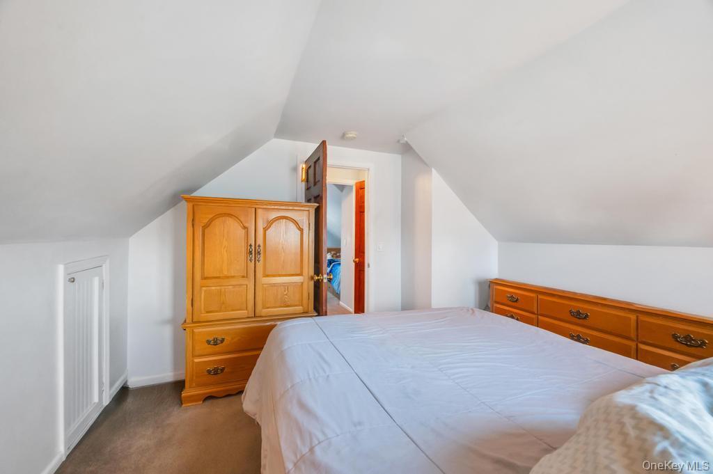 Single Family 33rd  Suffolk County, NY 11757, MLS-983970-33