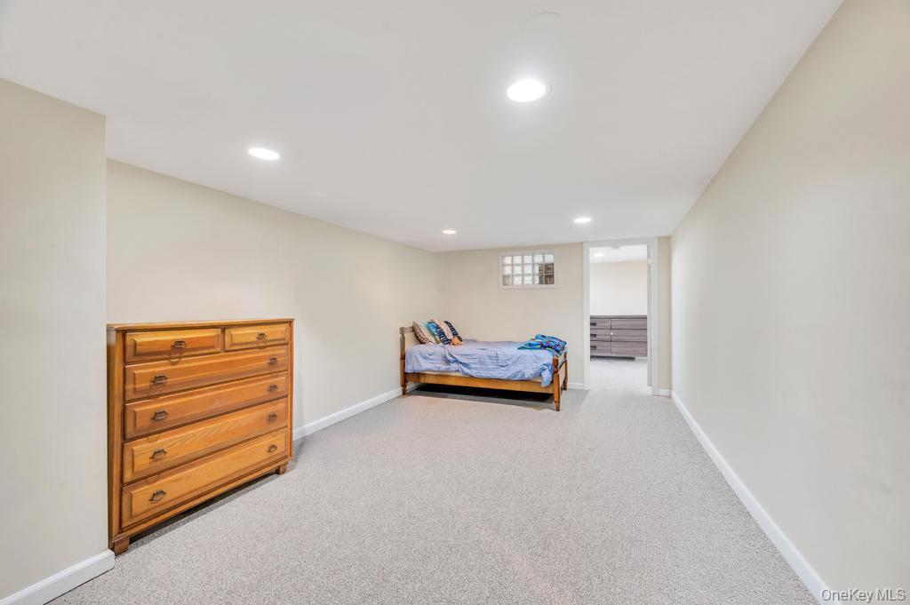 Single Family 33rd  Suffolk County, NY 11757, MLS-983970-36