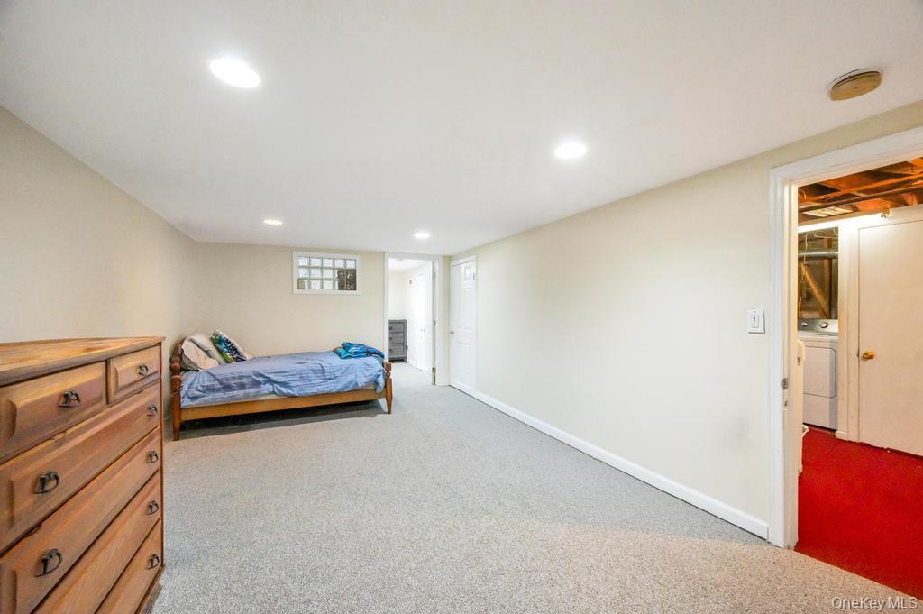 Single Family 33rd  Suffolk County, NY 11757, MLS-983970-37