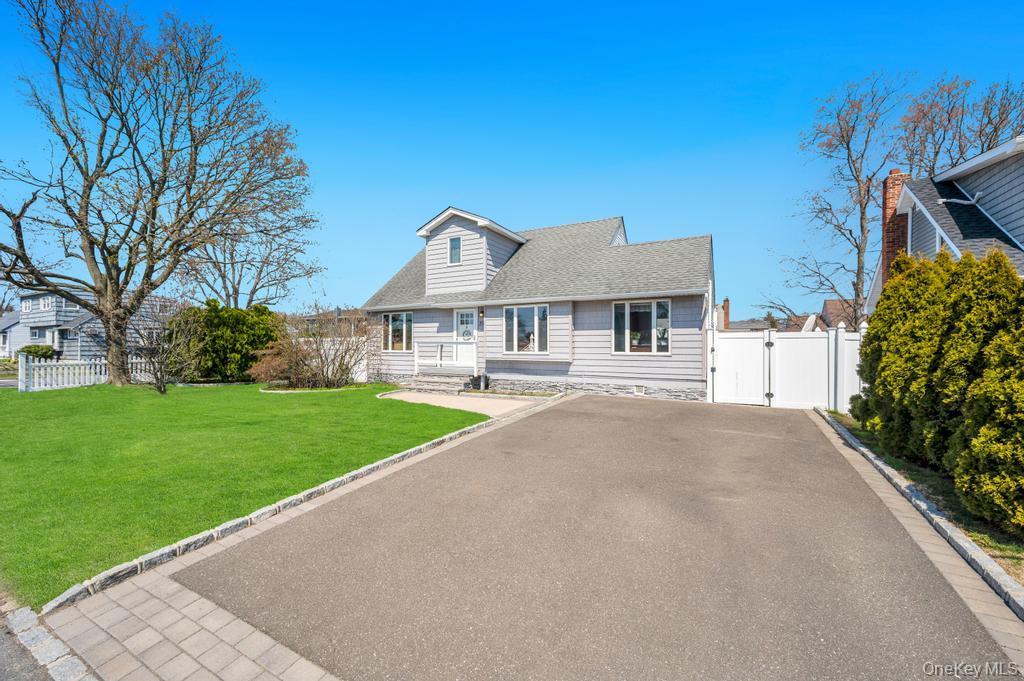 Single Family 33rd  Suffolk County, NY 11757, MLS-983970-4