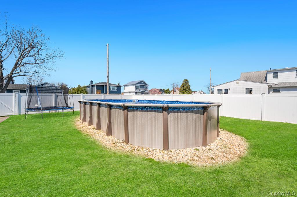 Single Family 33rd  Suffolk County, NY 11757, MLS-983970-8