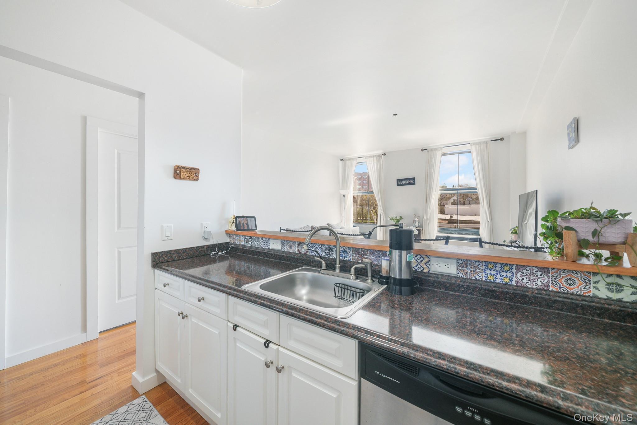 Condo Main Westchester County, NY 10562, MLS-983983-6