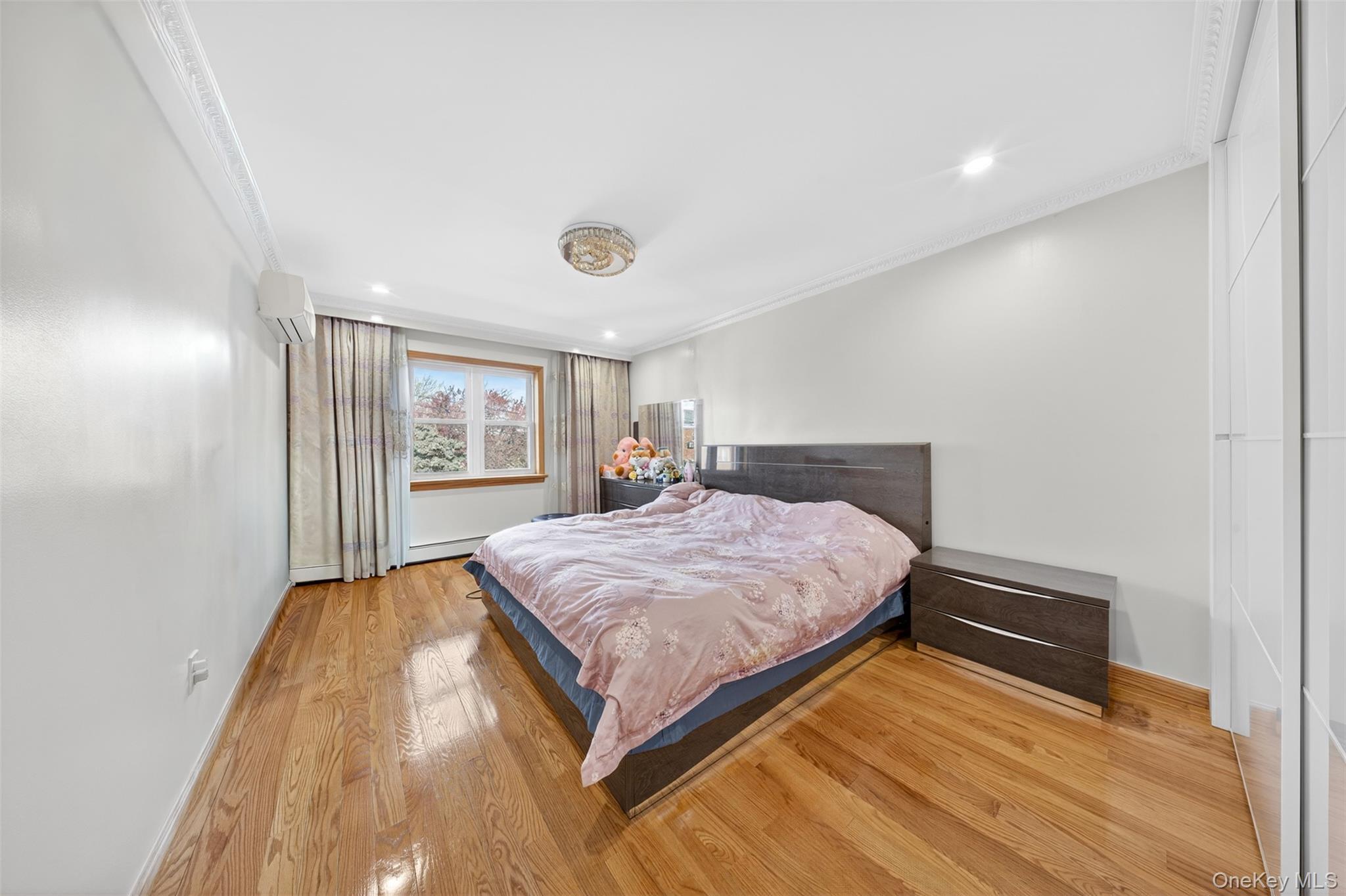 Single Family 68th Street Queens, NY 11377, MLS-983990-10