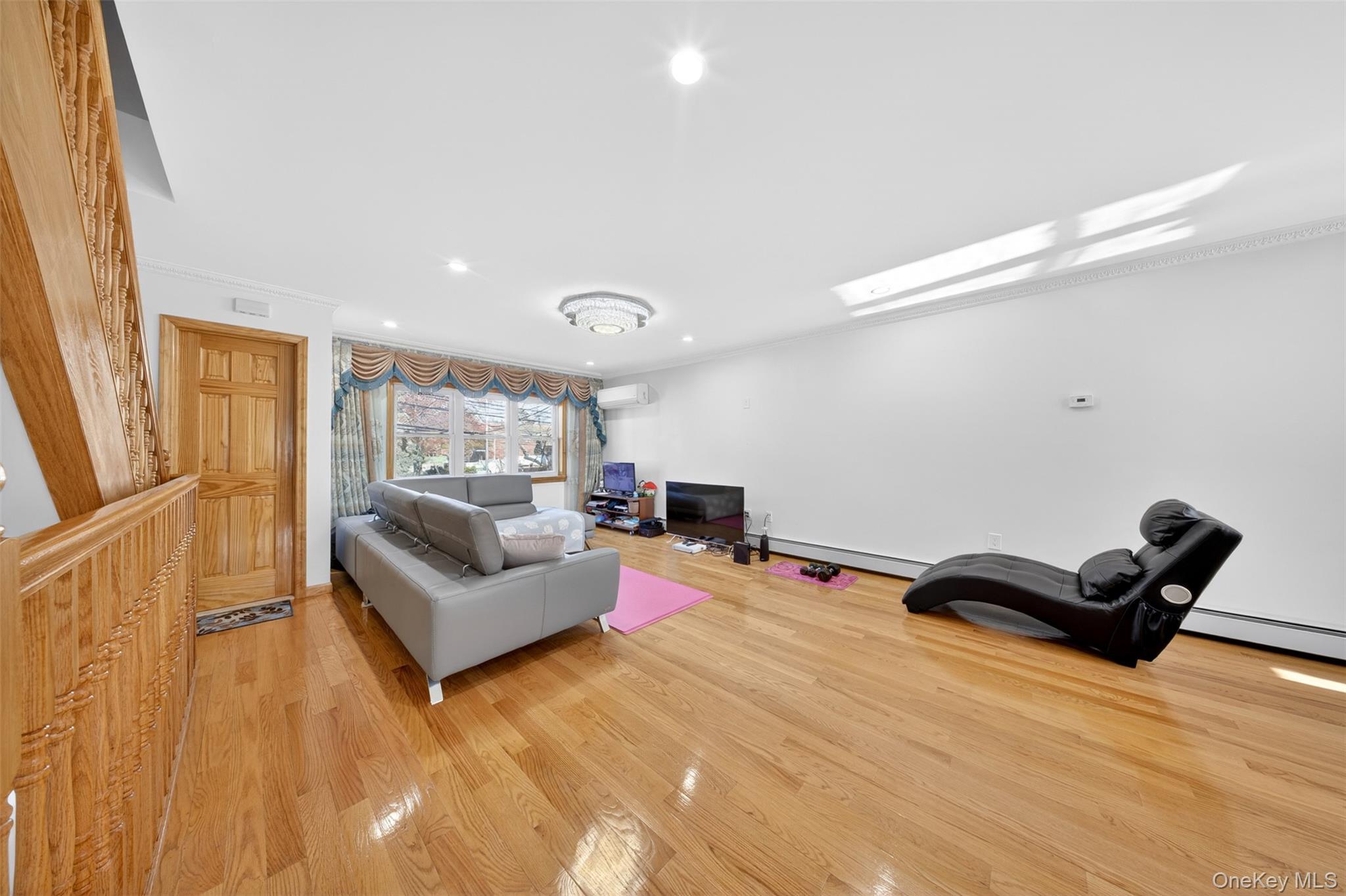 Single Family 68th Street Queens, NY 11377, MLS-983990-19