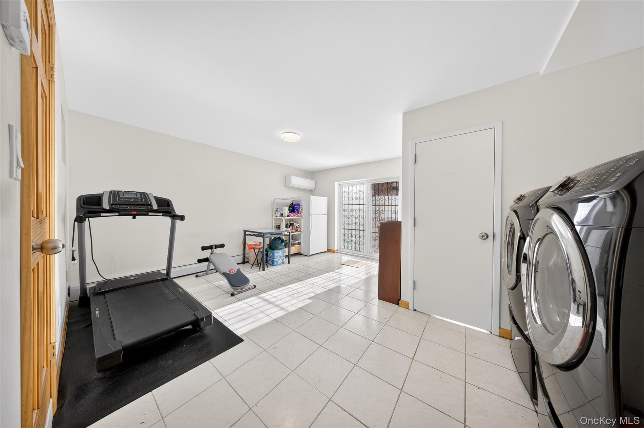 Single Family 68th Street Queens, NY 11377, MLS-983990-3