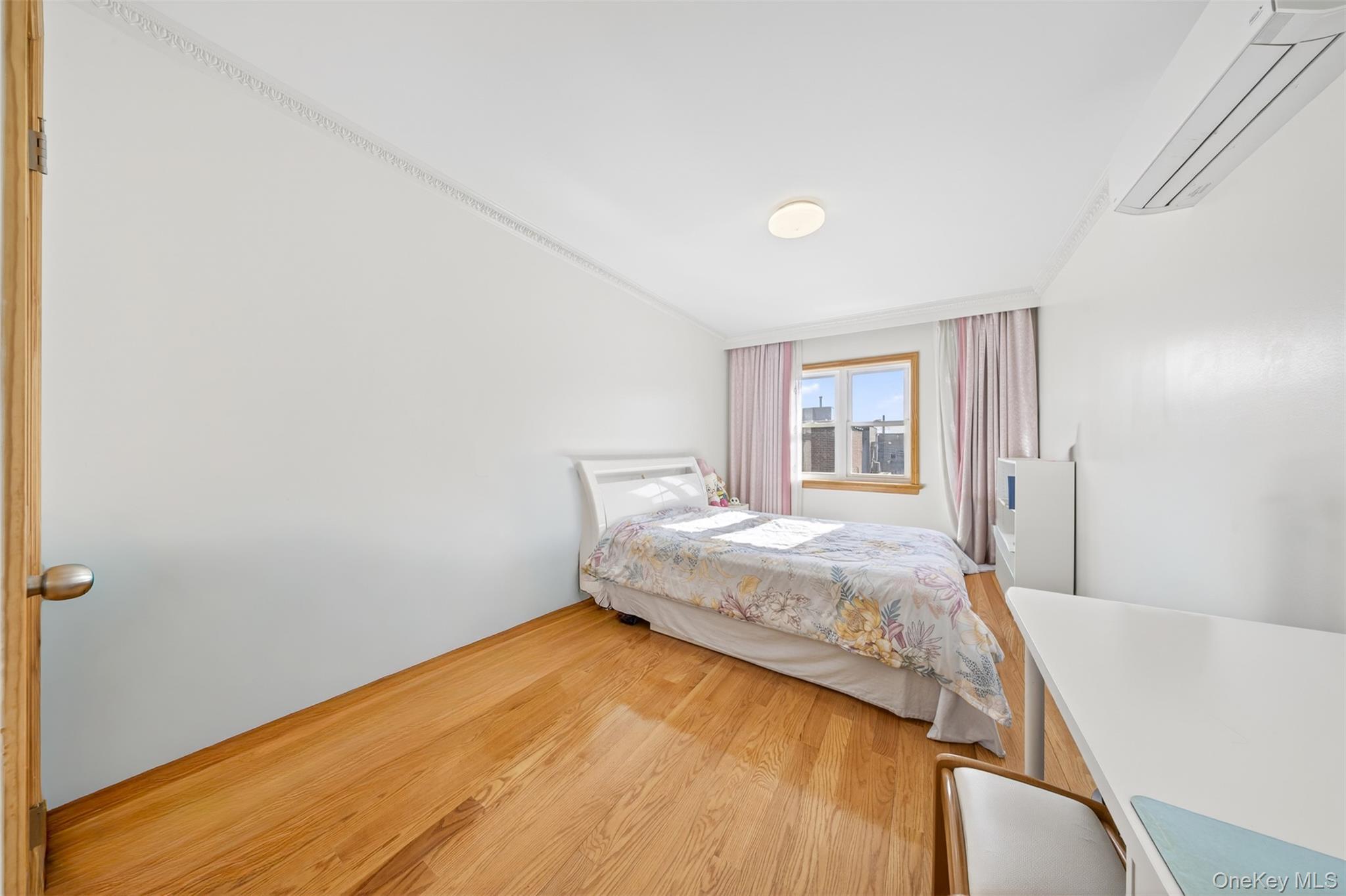 Single Family 68th Street Queens, NY 11377, MLS-983990-8