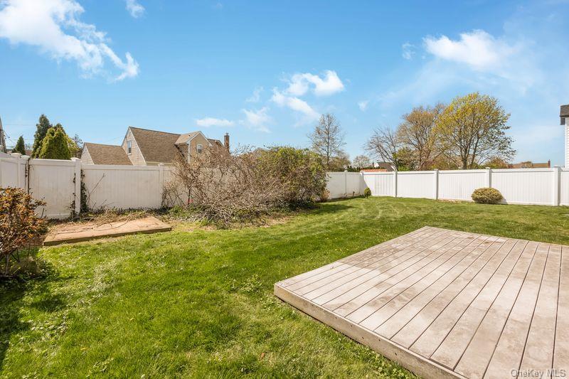 Single Family Hudson  Nassau County, NY 11783, MLS-983996-24