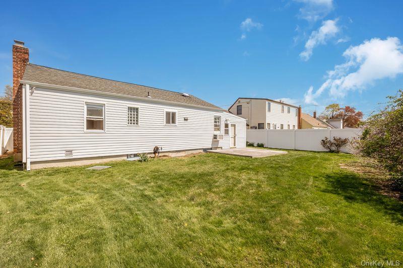 Single Family Hudson  Nassau County, NY 11783, MLS-983996-25