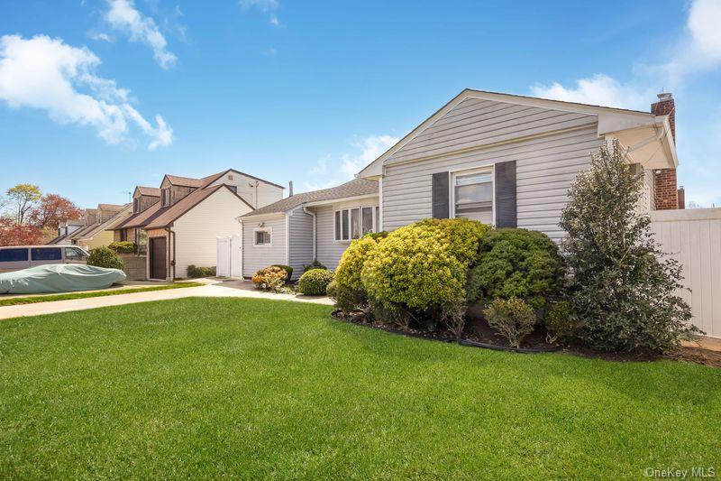 Single Family Hudson  Nassau County, NY 11783, MLS-983996-3