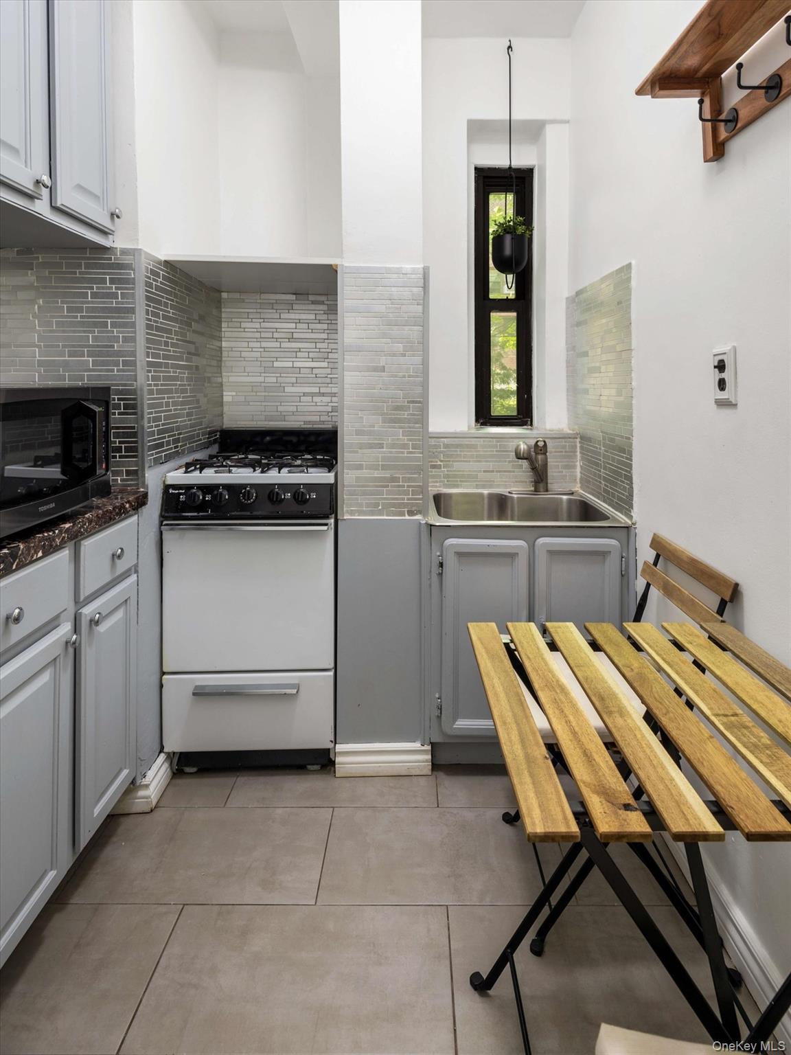 Coop 67th  Queens, NY 11375, MLS-984003-8