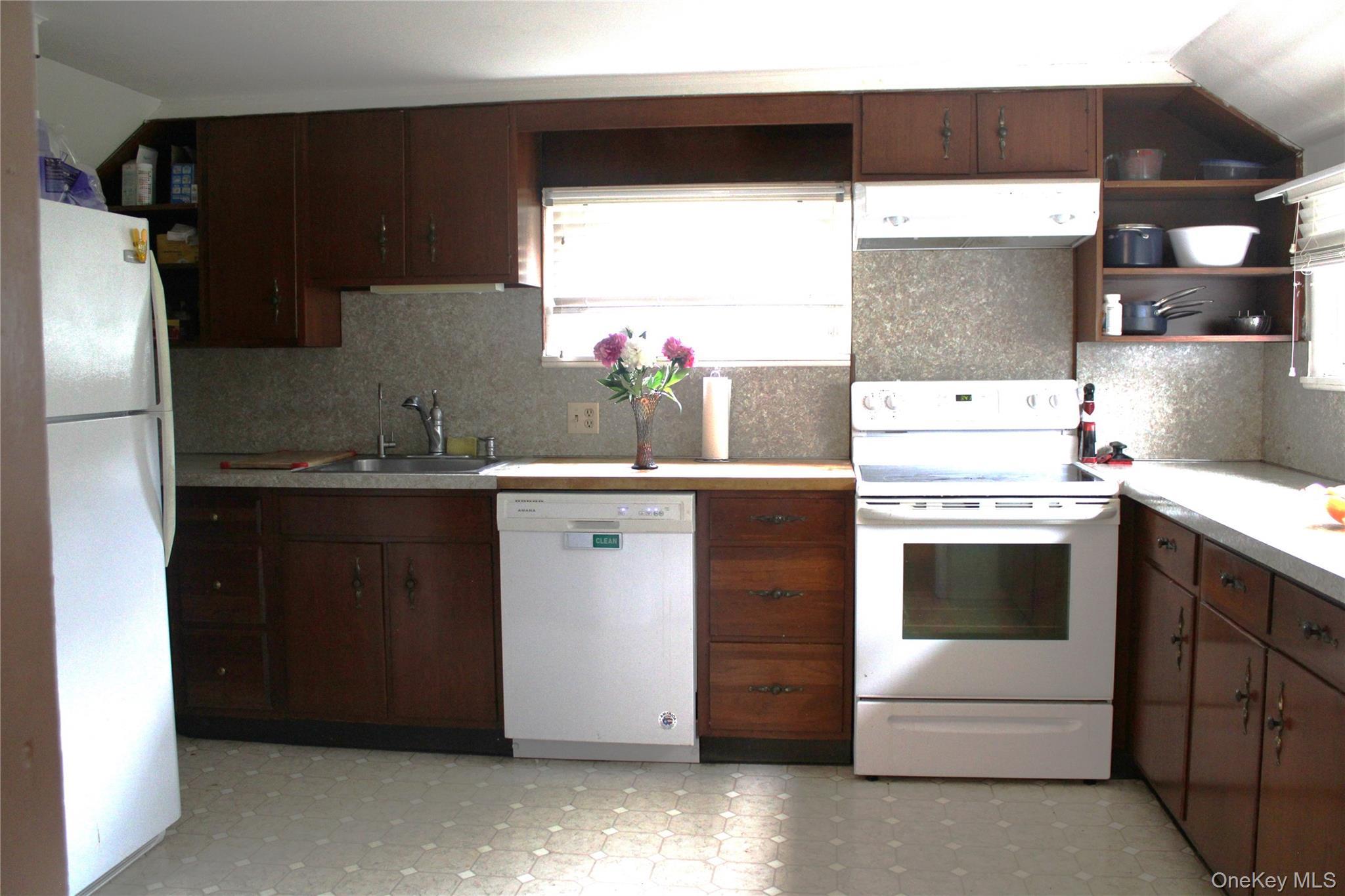 Single Family Bower  Dutchess County, NY 12603, MLS-984007-6