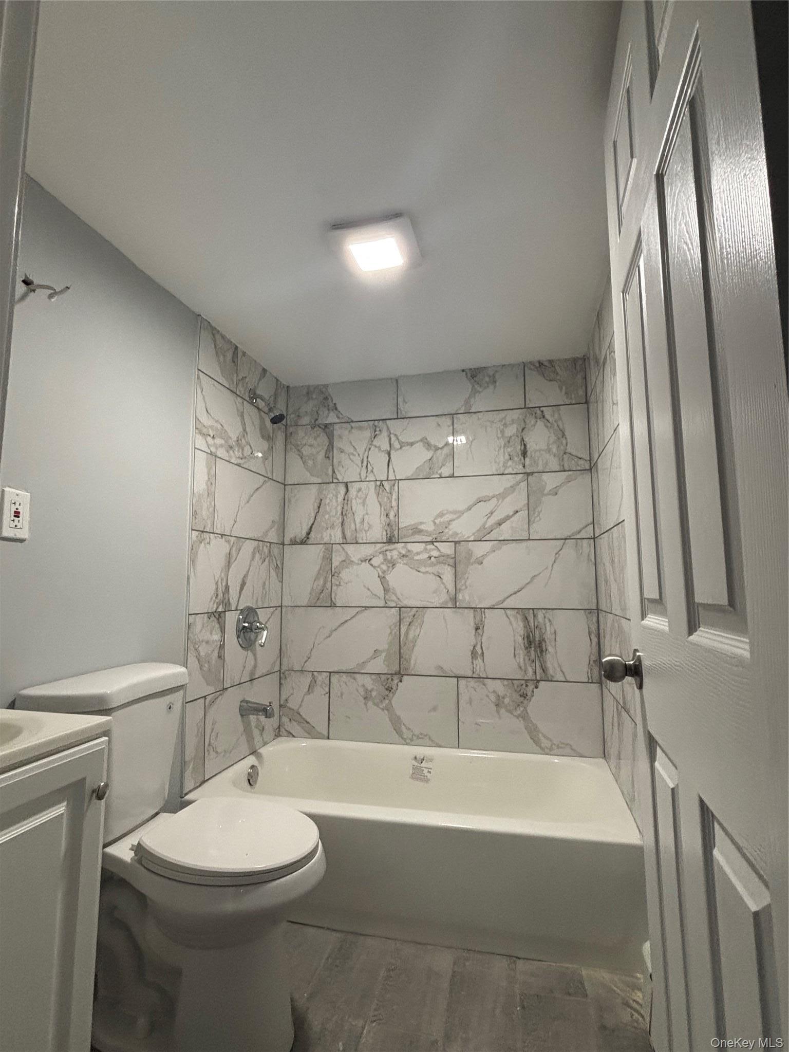 Single Family Pinetop Drive Suffolk County, NY 11722, MLS-984009-12