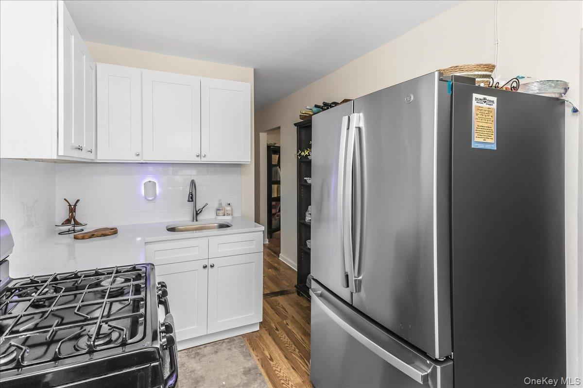 Single Family Cook Avenue Queens, NY 11379, MLS-984011-7