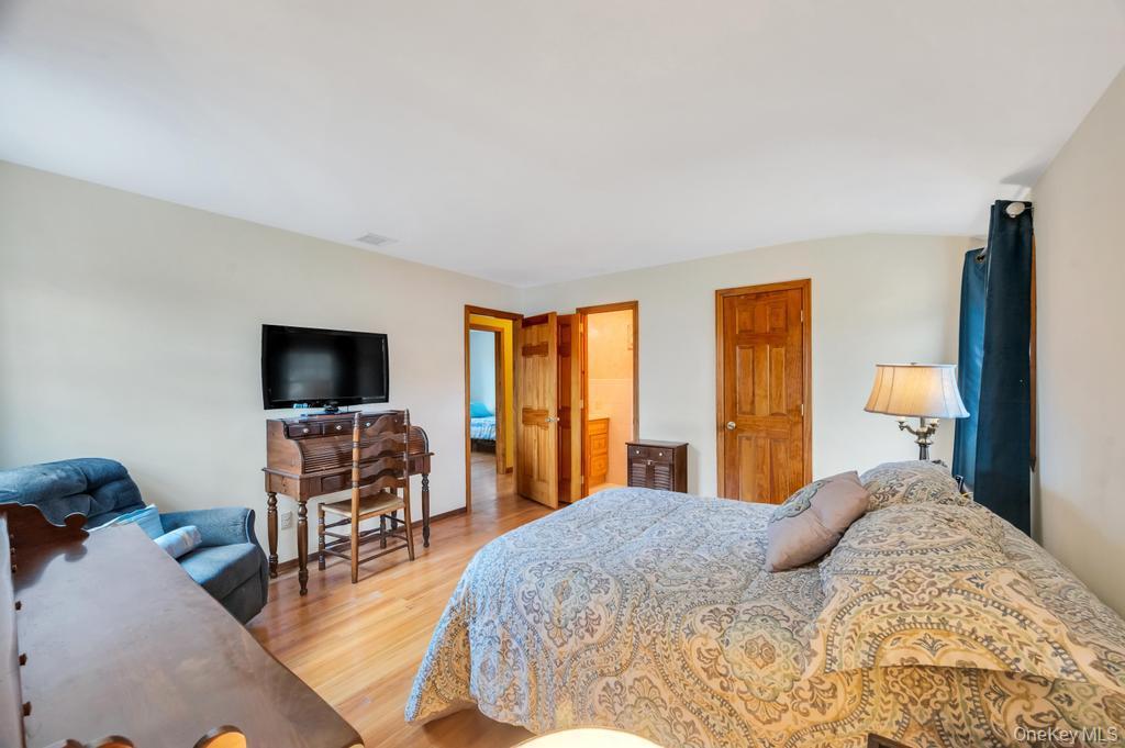 Single Family 6th  Suffolk County, NY 11780, MLS-984041-15