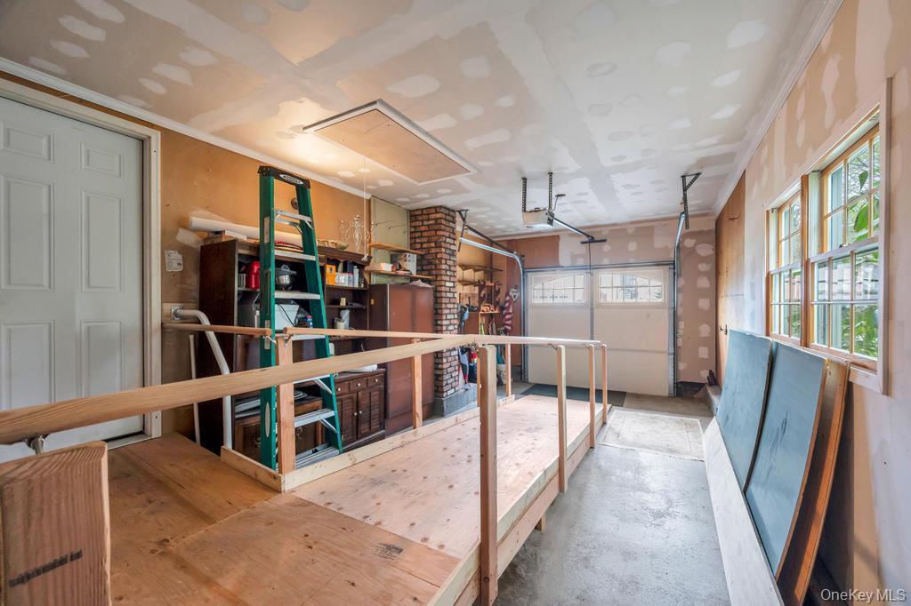 Single Family 6th  Suffolk County, NY 11780, MLS-984041-18