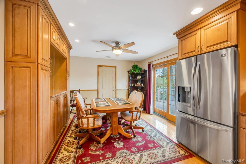 Single Family 6th  Suffolk County, NY 11780, MLS-984041-8