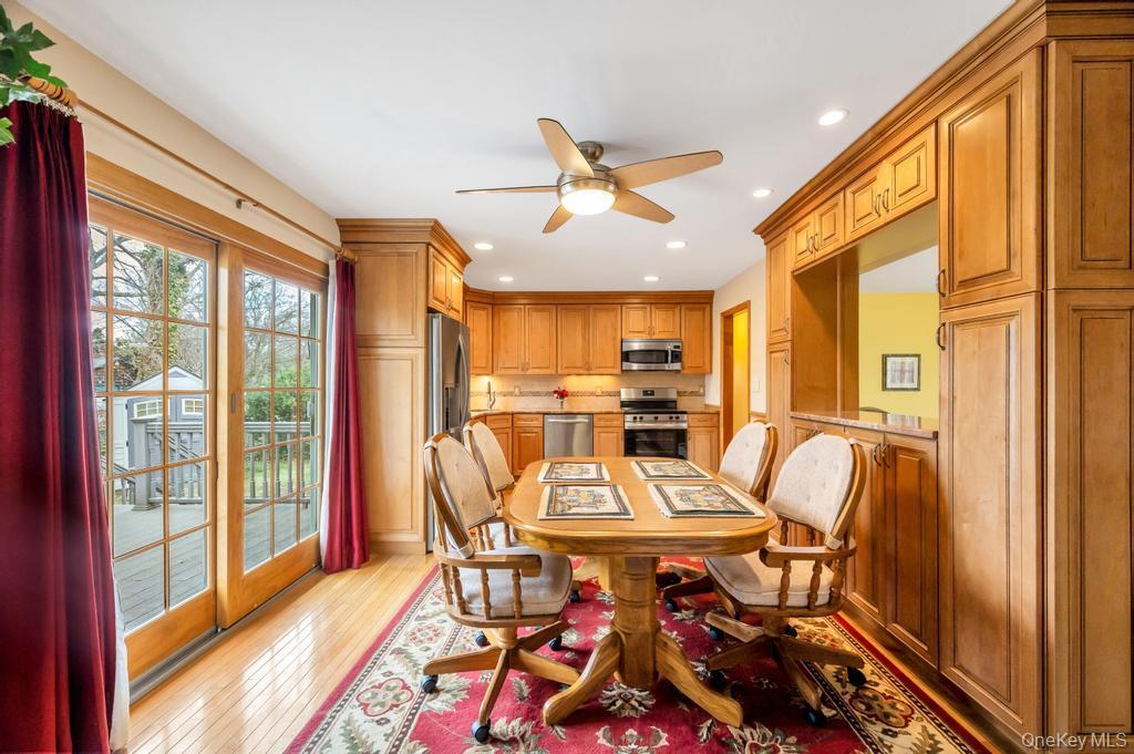 Single Family 6th  Suffolk County, NY 11780, MLS-984041-9