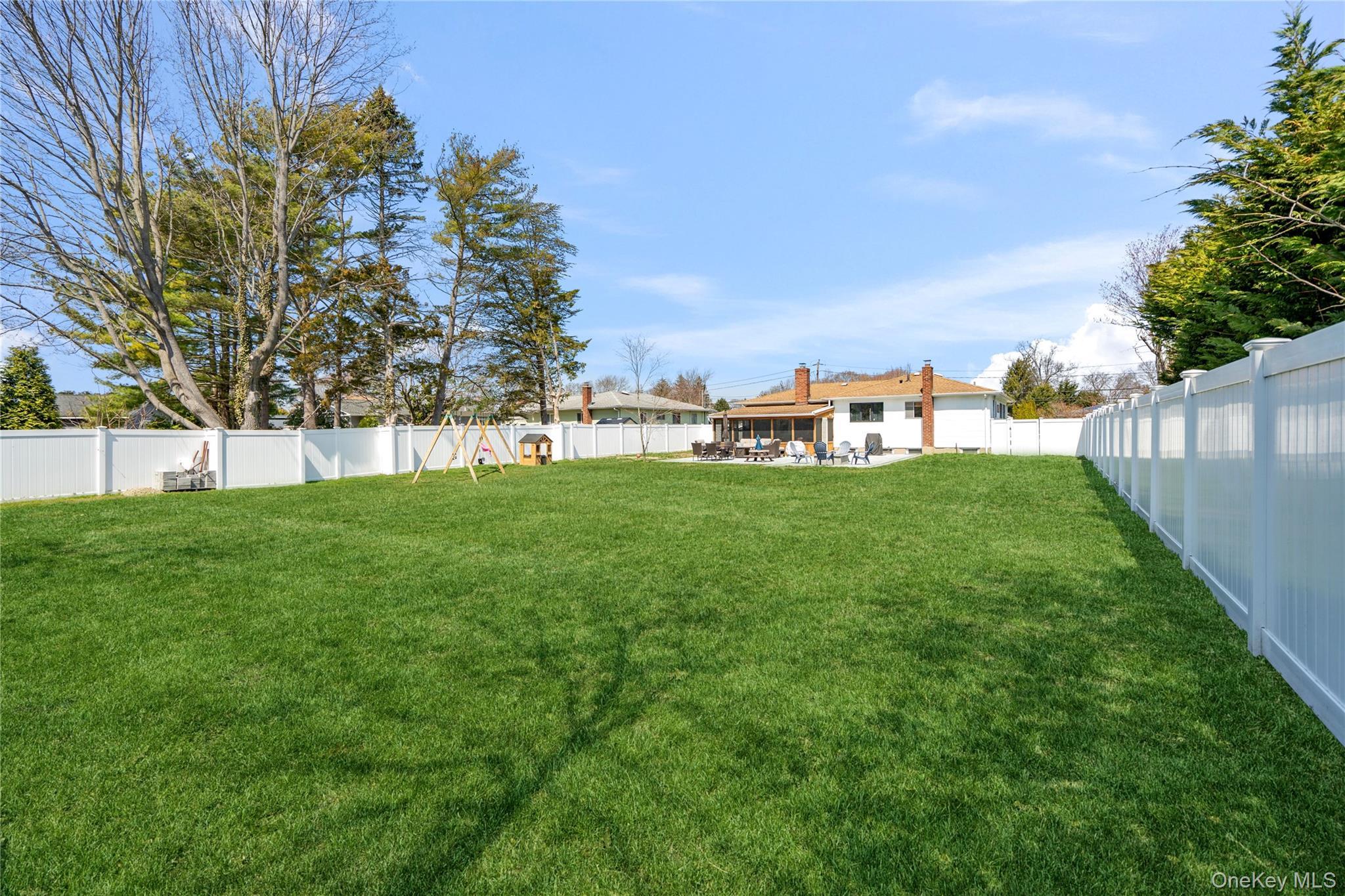 Single Family Bartley  Suffolk County, NY 11796, MLS-984052-28