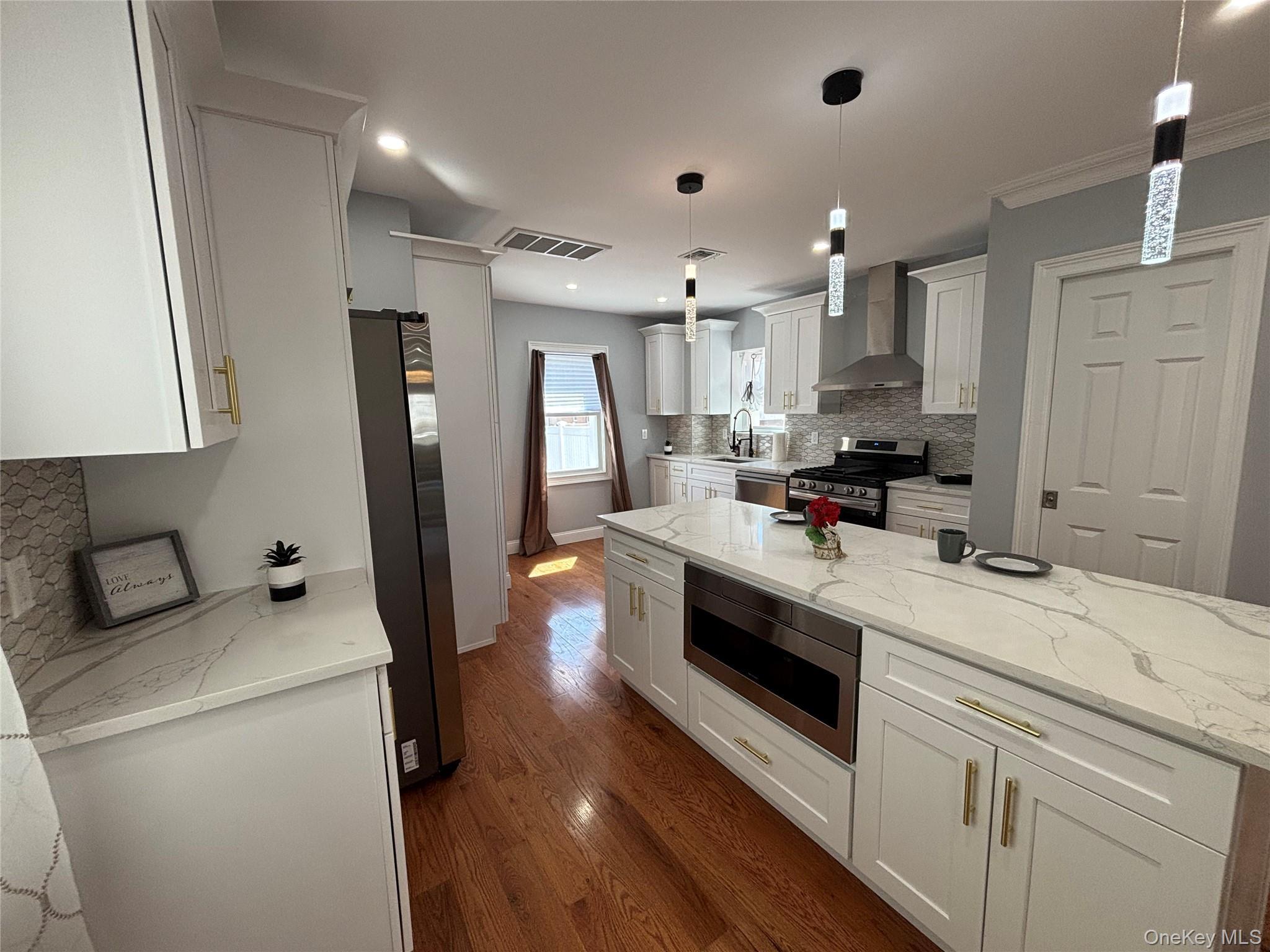 Single Family 20th Road  Queens, NY 11357, MLS-984063-8